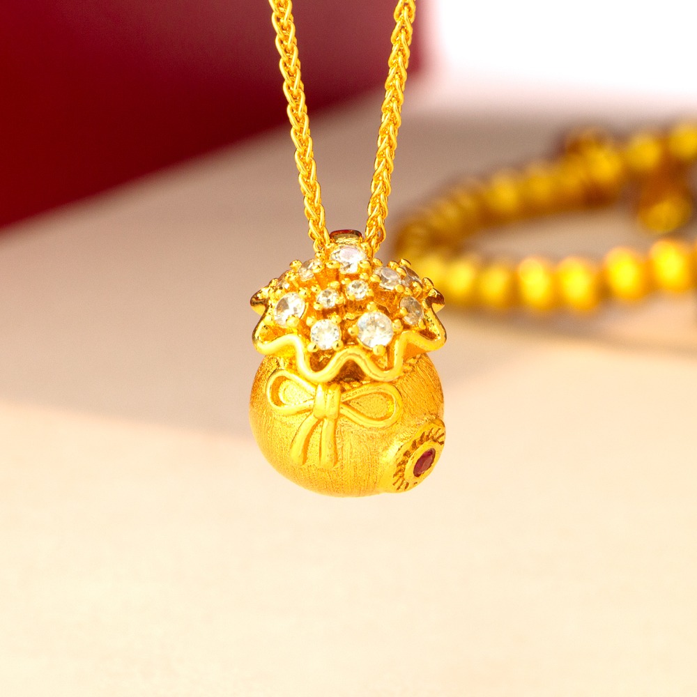 Luxury Bags Drawing - Tekening van een klein gelukstasje, ketting,