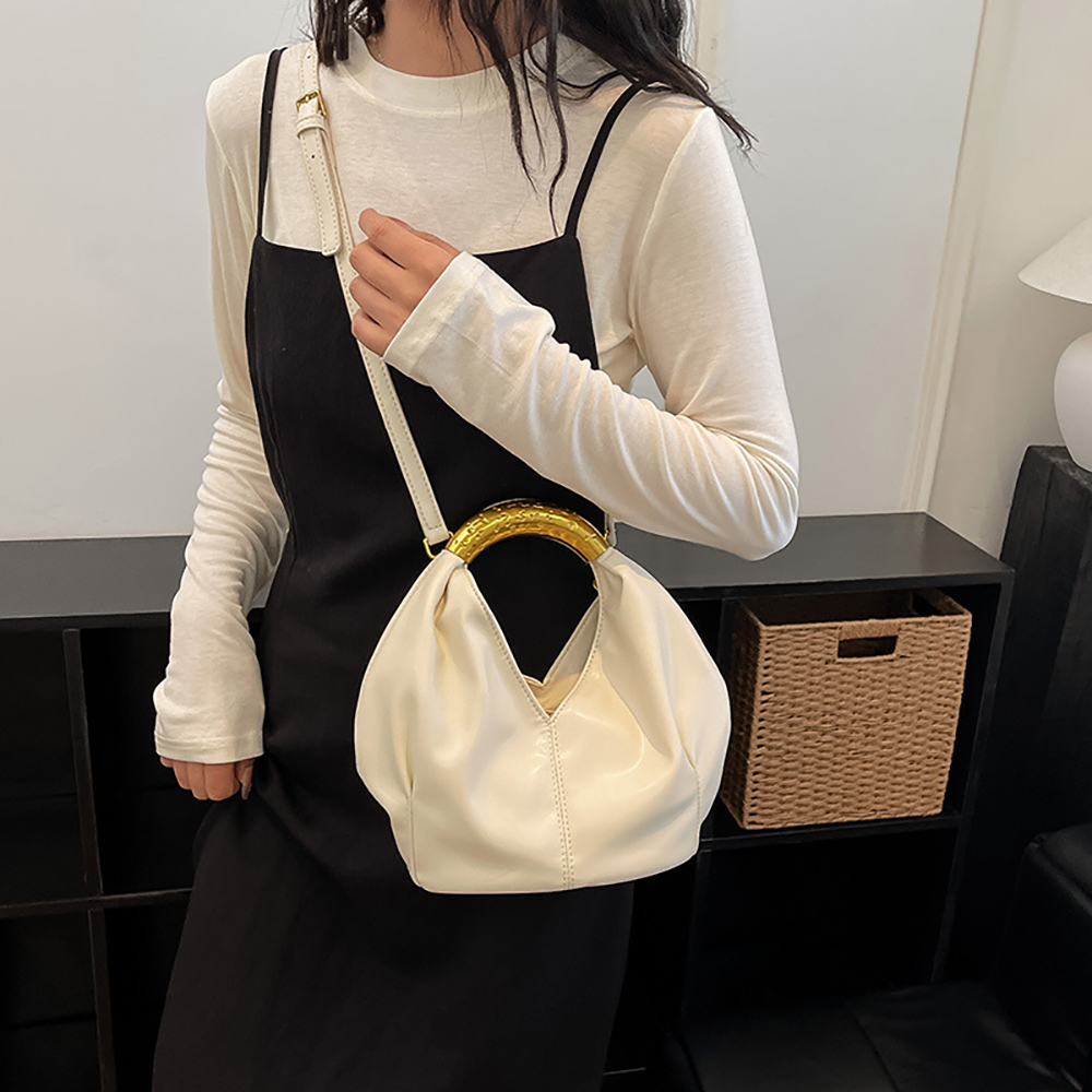 Luxury Bags 2026 Trends - Dames kleine leren handtas met gouden